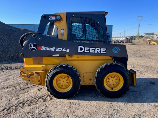John Deere 324 Skid Steer