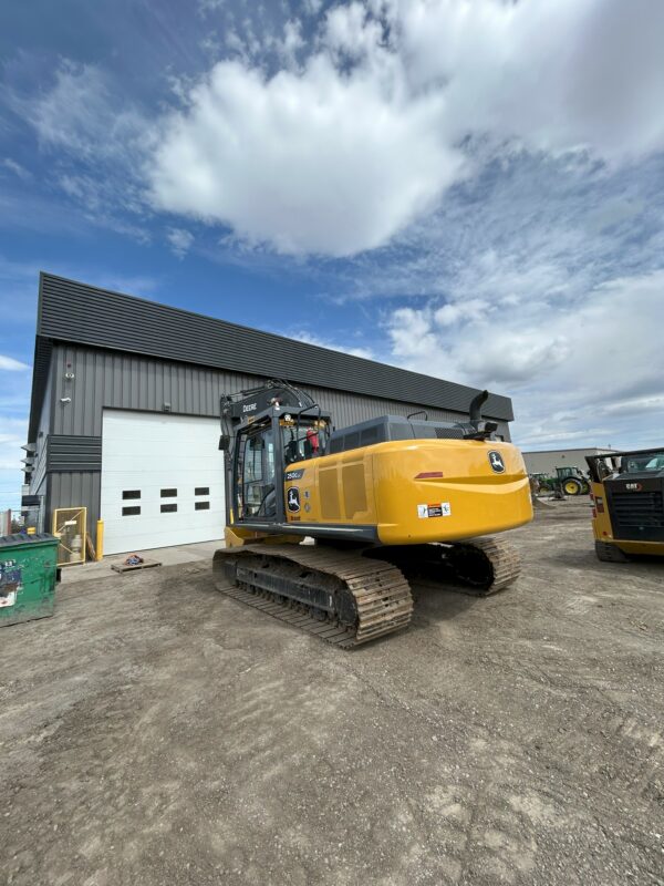 John Deere 250G Hydraulic Excavator - Image 3