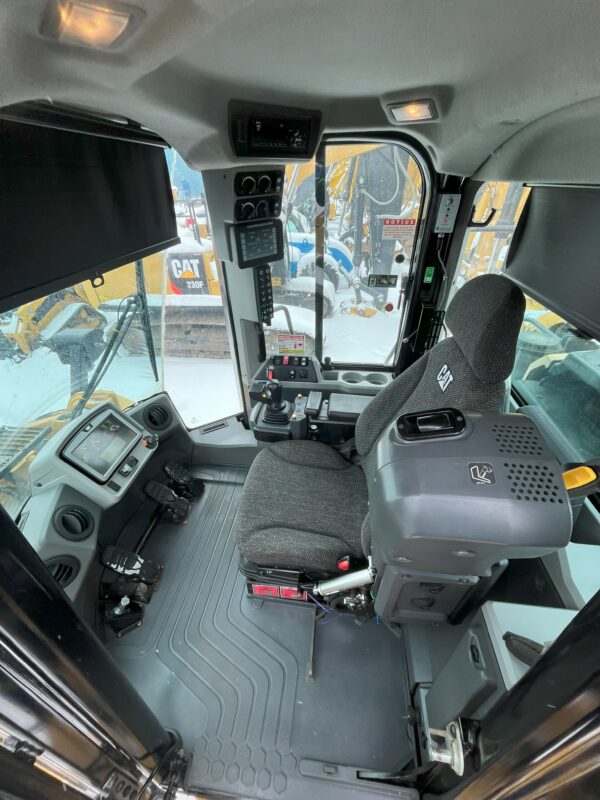 Caterpillar 966M Wheel Loader - Image 6